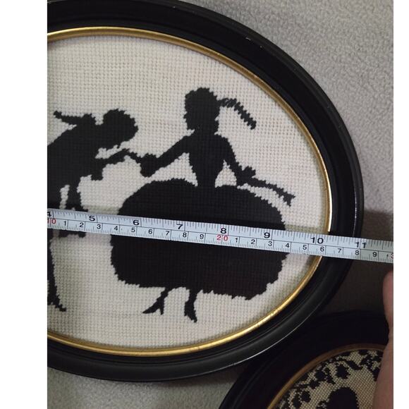 Vintage Set 2 Cross Stitch Silhouette Art Oval Framed Romance Hand Kissing - Picture 6 of 10